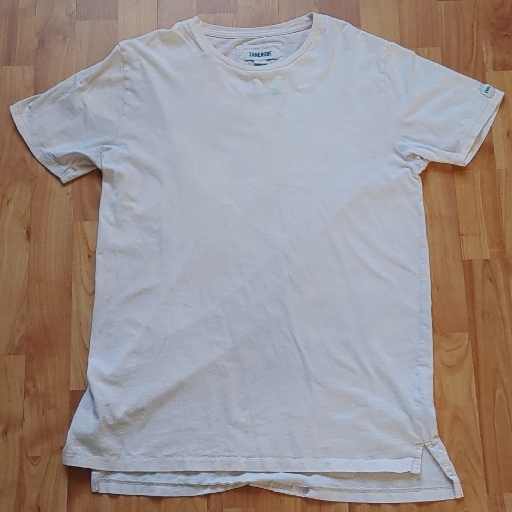 Zanbrobe. Flintlock T-shirt.                 Slight Pink Undertone.